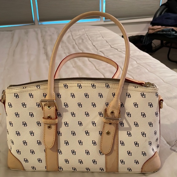 Dooney & Bourke Handbags - Dooney & Bourke Domed Sachel